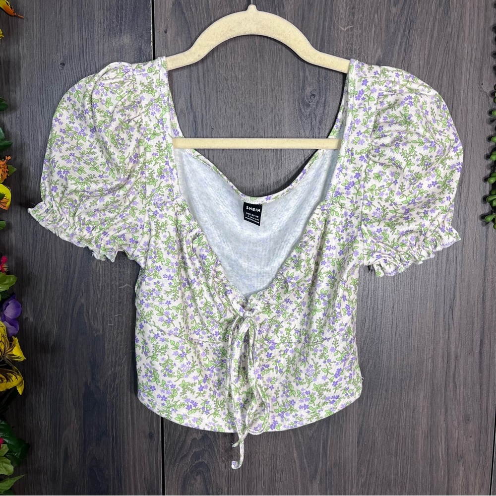 🌸5/$25🌸NEW Shein Cropped Floral Printed Top Size Large